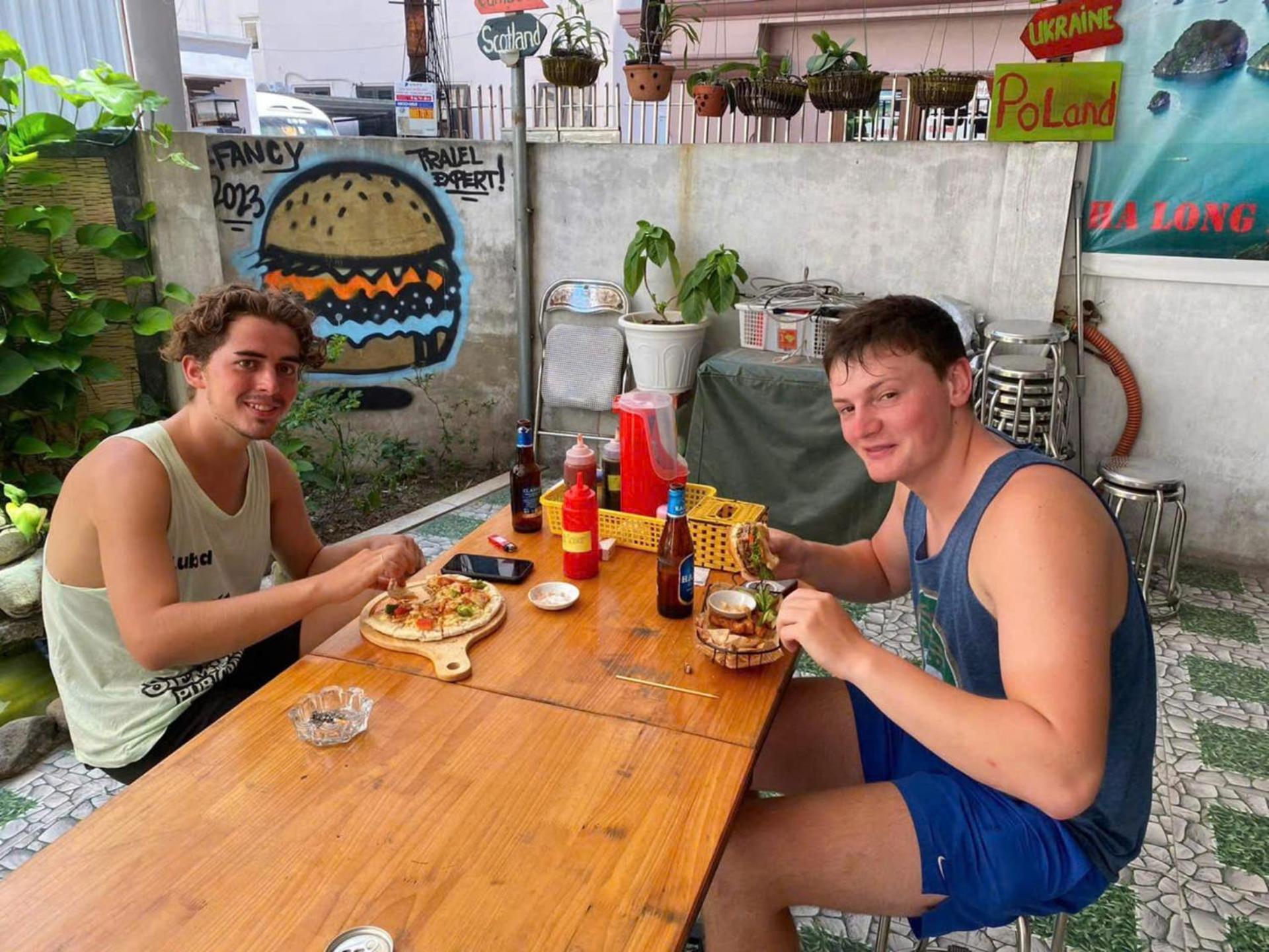 Ha Long Fancy Hostel With Vegetarian And Vegan Restaurant Экстерьер фото