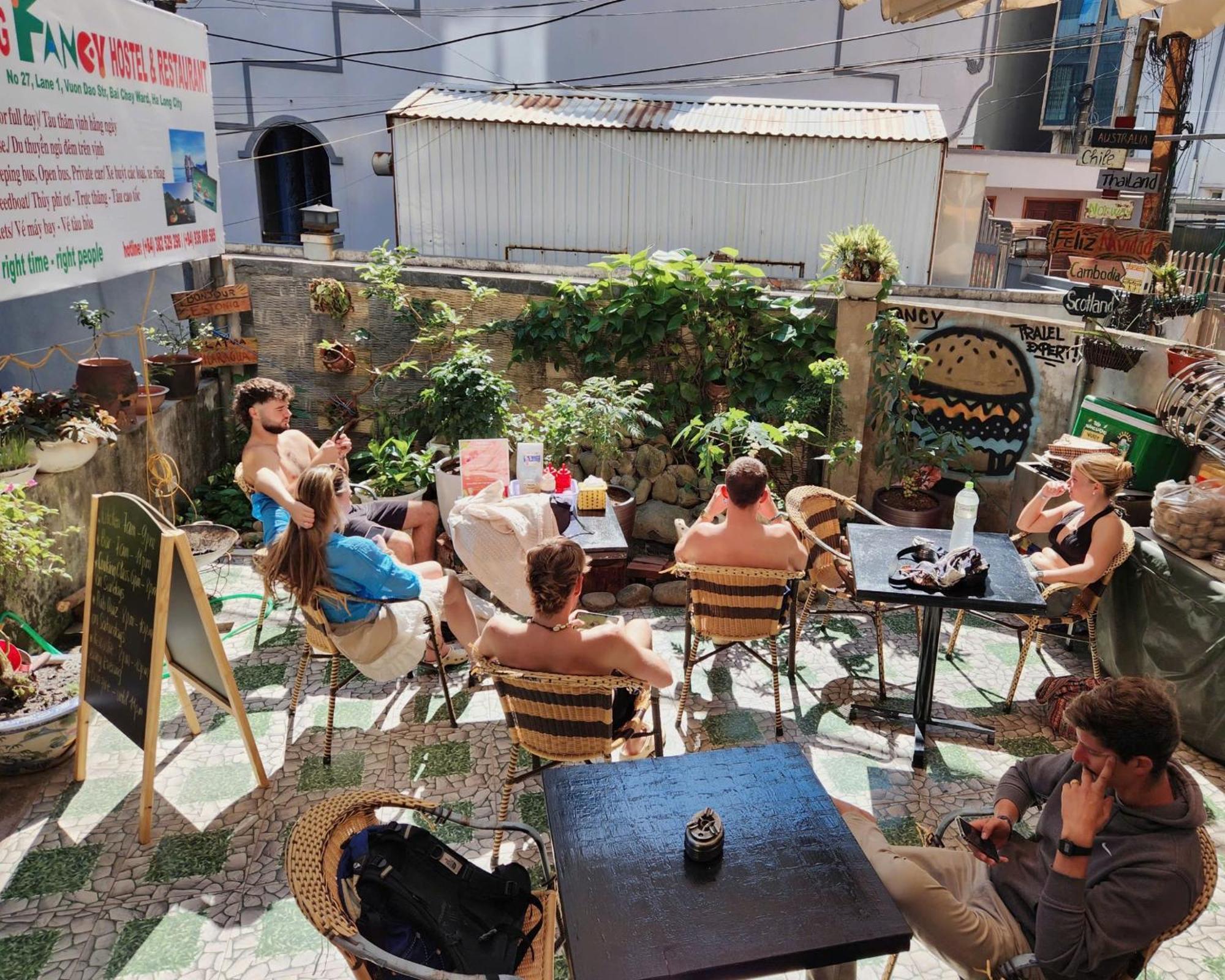 Ha Long Fancy Hostel With Vegetarian And Vegan Restaurant Экстерьер фото